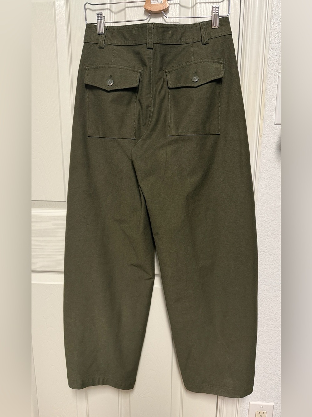 Uniqlo Woman Dark Olive Barrel Wide Leg Pants - Picture 5 of 5